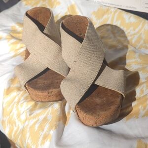 Lucky Brand wedge
